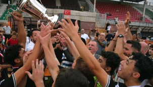 Yunusemre belediyespor U17 Türkiye şampiyonu oldu