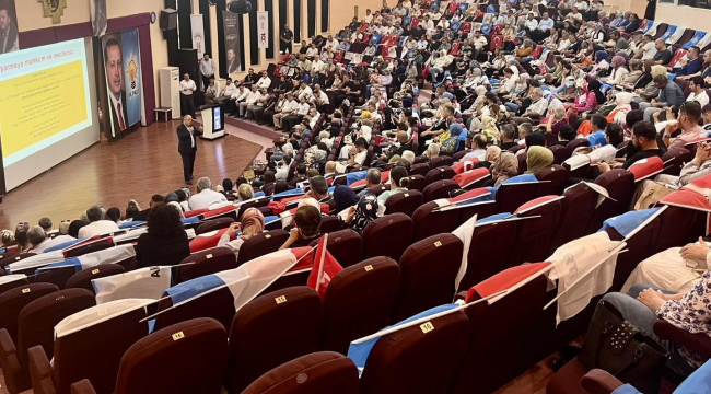 Akademi eğitiminde partililerle bir araya gelen Baybatur'Güçlü teşkilat, güçlü Türkiye!'