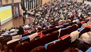 Akademi eğitiminde partililerle bir araya gelen Baybatur'Güçlü teşkilat, güçlü Türkiye!'