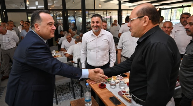 Akhisar'da muhtarlarla bir araya gelen Dutlulu'bizim bu şehre hizmet sözümüz var'