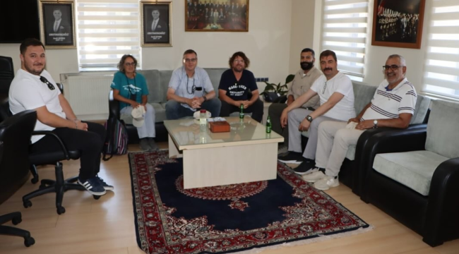 Avrupalı jeoloji uzmanları adamları Kula'da