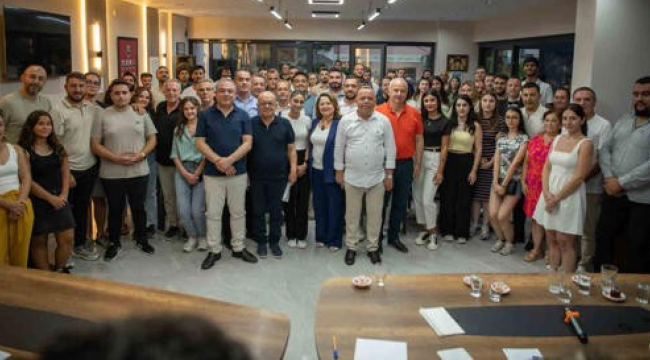 Aydın'daki CHP'li belediye başkanları Kuşadası'nda bir araya geldi