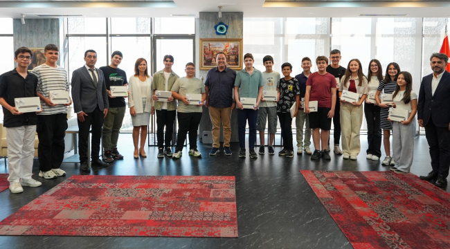 Başkan Dutlulu başarılı öğrencileri ödüllendirdi