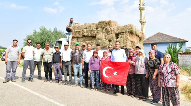 Başkan Öküzcüoğlu güne hayvan üreticilerine ücresiz yonca dağıtımıyla başladı