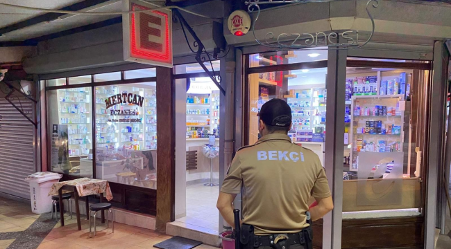 Bekçilerin nöbetçi eczane kontrolleri sürüyor