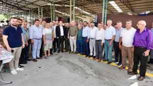 Besim Başkan, perşembe pazarında esnafla buluştu