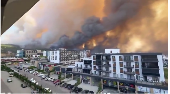 Çanakkale yanıyor korkulan oldu! alevler yerleşim yerlerine sıçradı