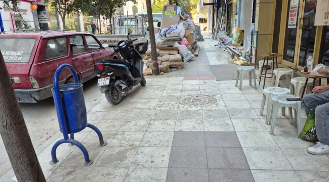 Esnafı canından bezdiren Halkbank inşaatına belediye uğramıyor