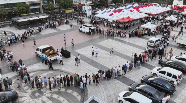 Ferdi Zeyrek ölümünün 52. gününde dualarla anıldı