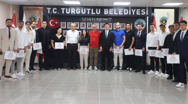 Gençlik meclisi üyeleri mazbatalarını aldı