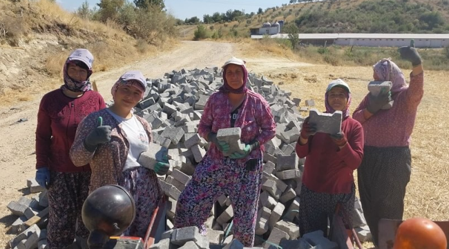 İmece usulü yol yapımına kadınlardan büyük ilgi