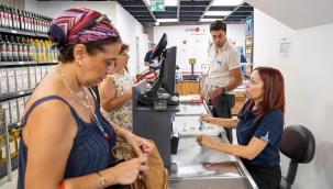 İzmar şubesinin 9.cusunu Kemeraltında açtı