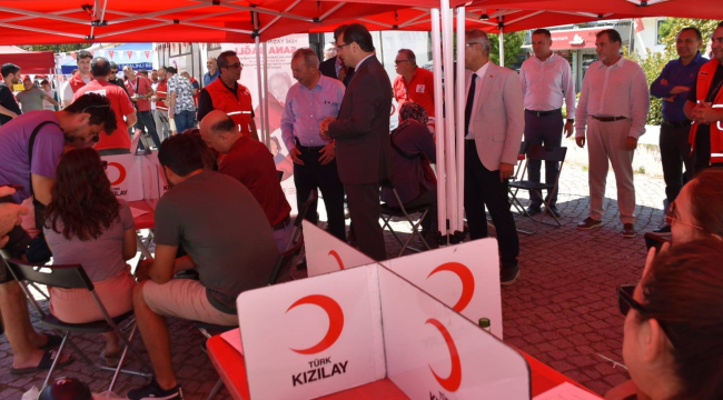 Kan bağışı yapanlara ödülleri verildi