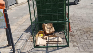Kırkağaç'ta belediye karton ve kâğıt atıkları için toplama kafesleri