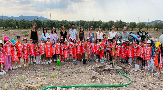 Kreş öğrencileri diktileri fidanları suladılar