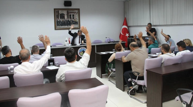 Kula belediyesinde CHP'li katip üyelerden toplu istifa