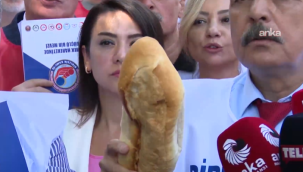 Memurlar ellerinde ekmekle saraya yürümek istedi