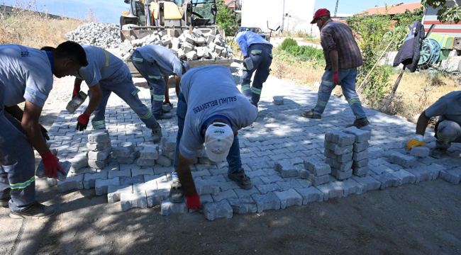 Mersinli mahallesi yıllar sonra çamur ve tozdan kurtuldu