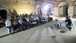  Söyleşiye katıldılar