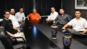 Turgutlu gençlik meclisi yönetimi TUTSO başkanı Aydın'ı ziyaret etti