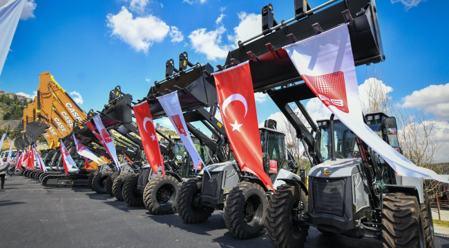 Türkiye Belediyeler Birliği 53 belediyeye araç teslimi