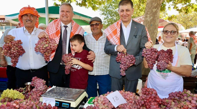 Urla bağbozumu şenliği başladı