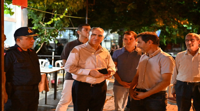 Vali Özkan Balıkesir depreminden etkilenen ilçeleri gezdi