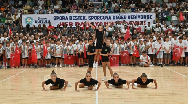 Yaz spor okulları düzenlenen sertifika töreniyle kapandı