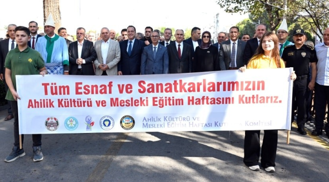 Ahilik kortej yürüyüşü