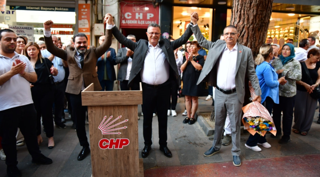 Alaşehir CHP'de devir teslim töreni