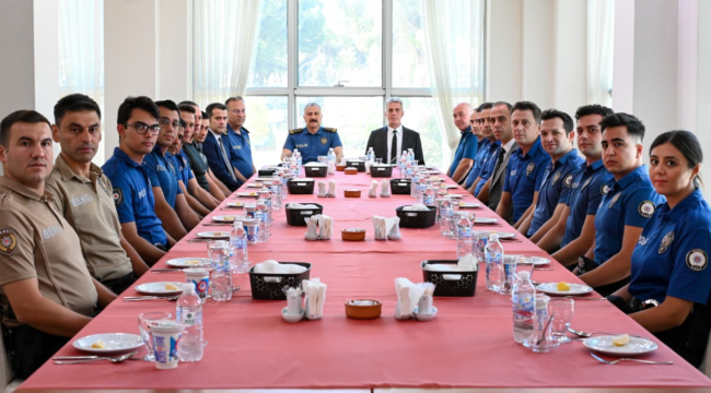 Ayın personeli seçilenler hediyelerini aldı