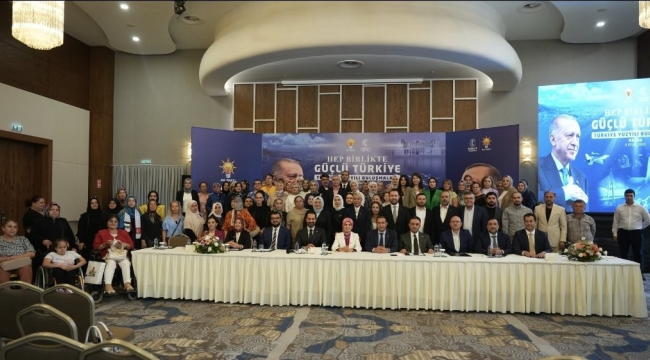 Bakan Göktaş Manisa'da vatandaşlarla buluştu