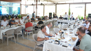 Başkan Akın şoförler odası başkanı ve oto galerici esnafıyla buluştu