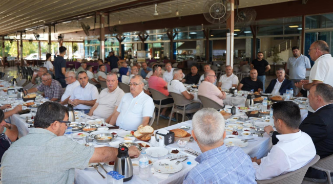 Başkan Akın Turgutlu şoförler ve otomobilciler odası kahvaltısına katıldı