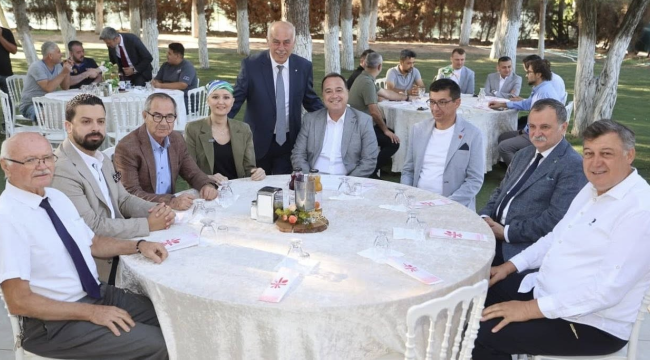 Başkanlar motorlu araçlar tamirciler odası kahvaltısına katıldı