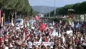 Binler "toprağımızı vermiyoruz" mitinginde bir araya geldi!