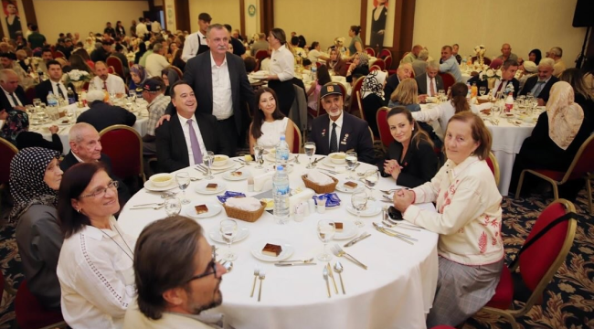 CHP'liler gazilerle aynı sofrada buluştu