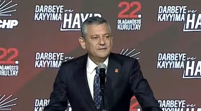 CHP'nin'' kayyuma ve darbeye hayır"sloganlı 22. olağanüstü kurultayı başladı