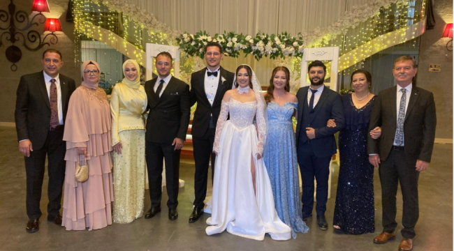 Çiftler bir ömür boyu mutluluğa evet diyen imzayı attı