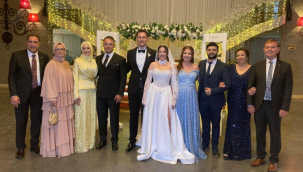 Çiftler bir ömür boyu mutluluğa evet diyen imzayı attı