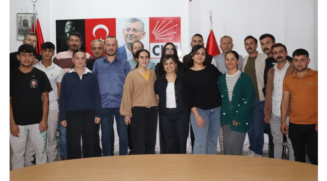 Demirci'de CHP'ye katılımlar sürüyor