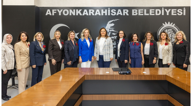 Girişimci iş kadınları federasyonu yönetimi başkan Köksal'ı ziyaret etti