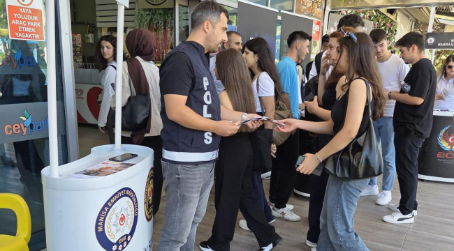 Güvenli üniversite projesi kapsamında 2500 öğrenciye broşür dağıtıldı