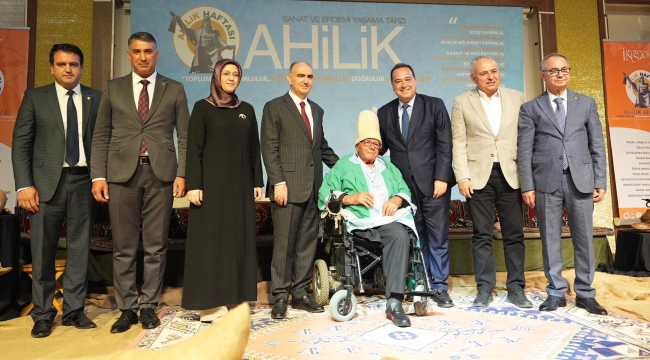 Manisa'da yılın ahisi 94 yaşındaki Abdül Balolsun oldu.