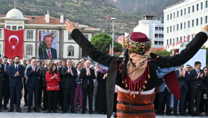 Manisa'nın düşman işgalinden kurtuluşu çoşkuyla kutlandı