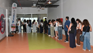 Öğrencilerin indirimli kart almaları için Muradiye Kampüsünde kart basım noktası kuruldu