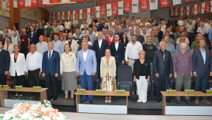 Soma'da Elbinsoy yeniden CHP ilçe başkanı seçildi