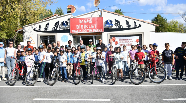 Trafik eğitim parkını ziyaret eden başkan Kayserili,çoçuklarla buluştu