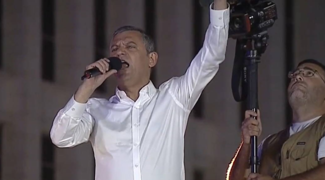 Zeytinburnu'ndan halka seslenen Özgür Özel'korkuyu evde bıraktık' çıkışı!