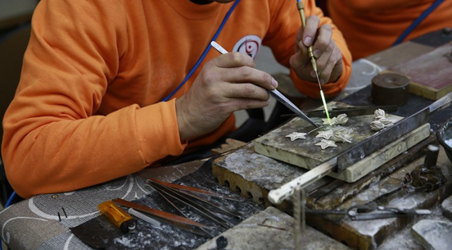70 bin hükümlü ve tutuklu çeşitli işkollarında üretim yapıyor